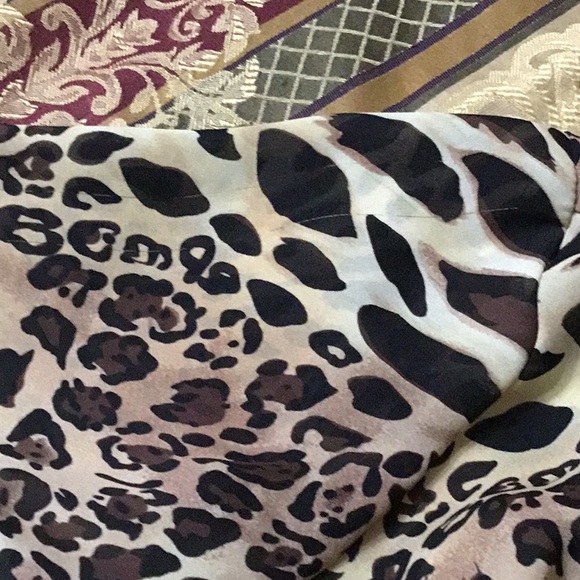 REQUIREMENTS, Animal printed blouse - Picture 7 of 8